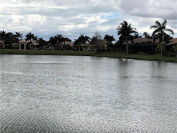 3rd image of 5806 Harbour Cir