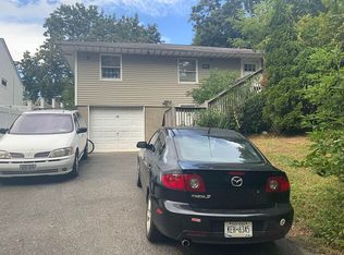 17 Friendship Dr, Rocky Point, NY 11778