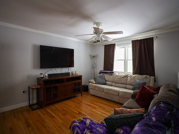 3rd image of 68 Quevic Dr