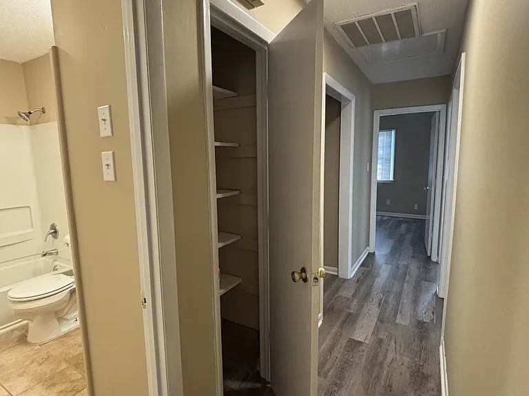 4849 Rosehill Rd — Photo 7