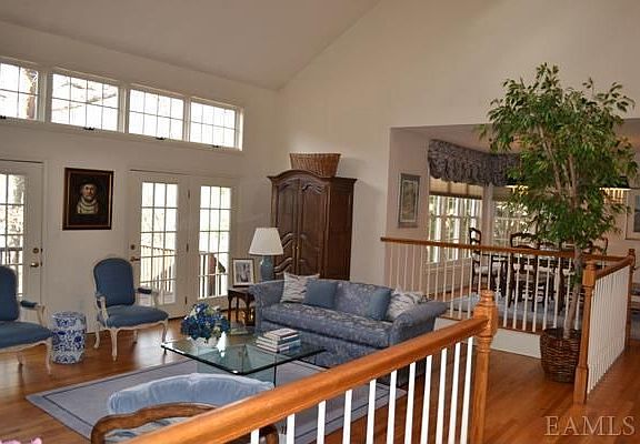 4th image of 24 Wells Ln #24