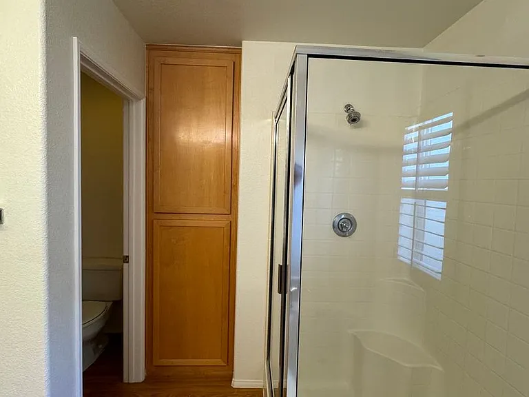 616 E Walnut St — Photo 33
