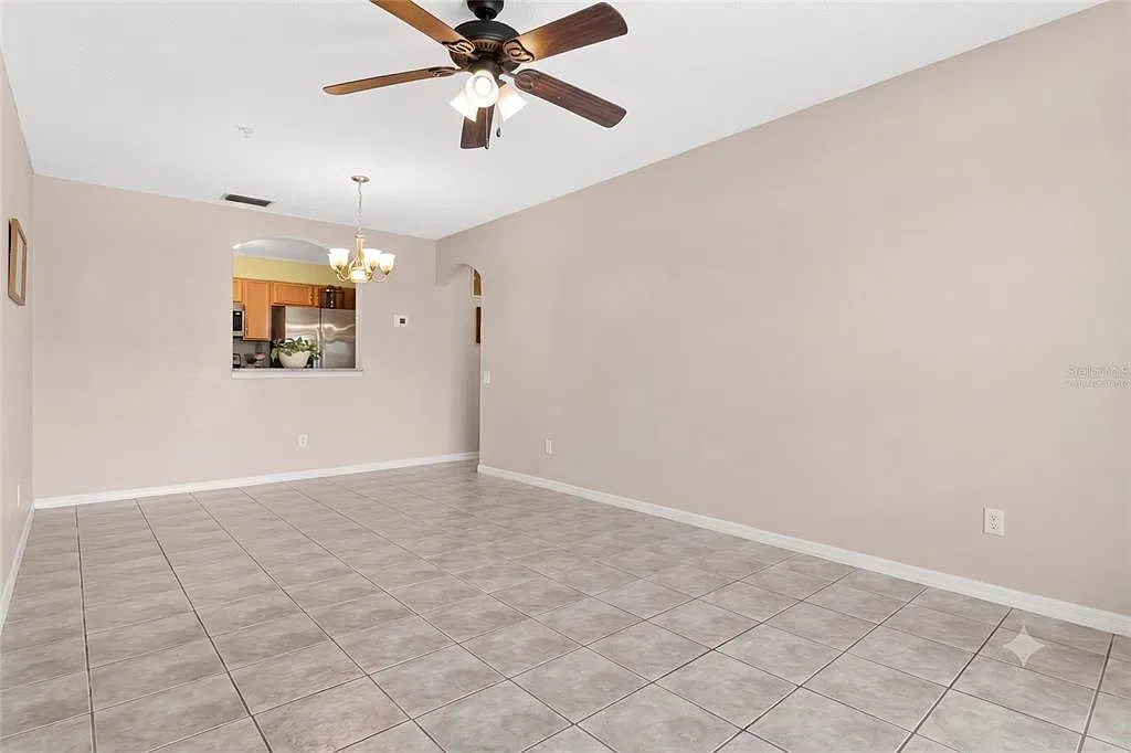 3 bed, 2.0 bath, 1364 sqft, $1,900 — Photo 4