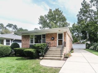 31 S Forest Ave, Palatine, IL 60074