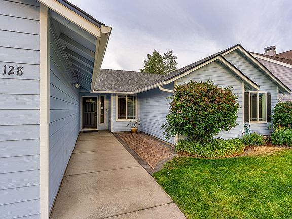 5th image of 1128 SW Rimrock Way