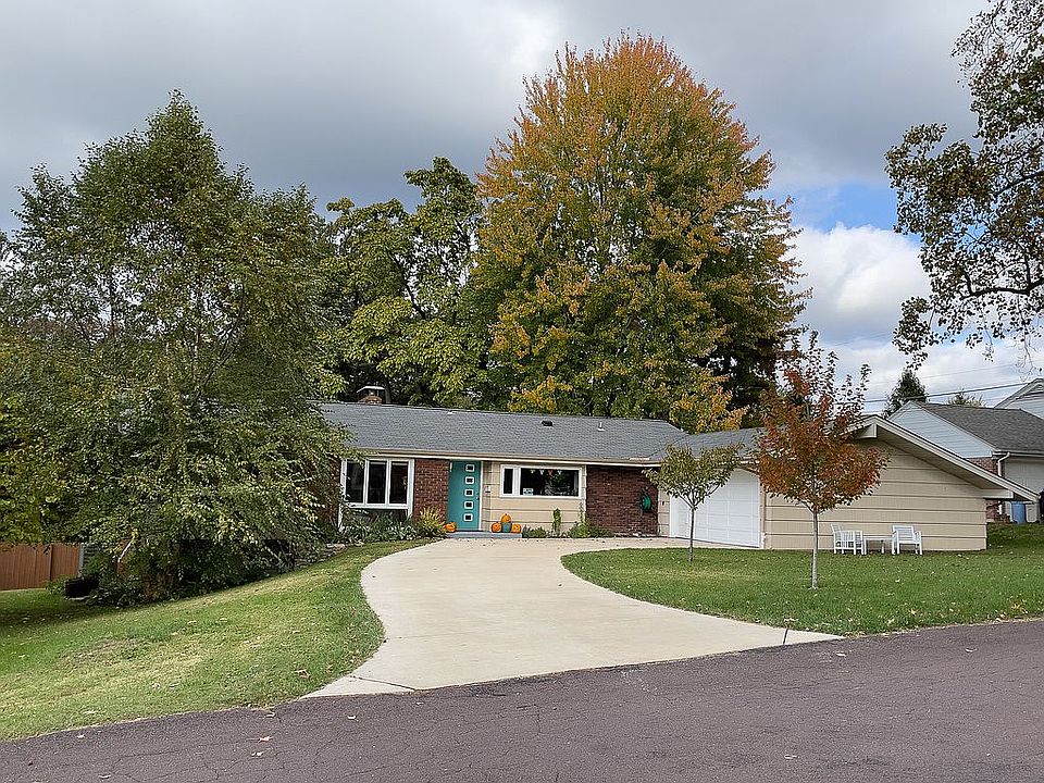 1st image of 37 Glenhaven Dr