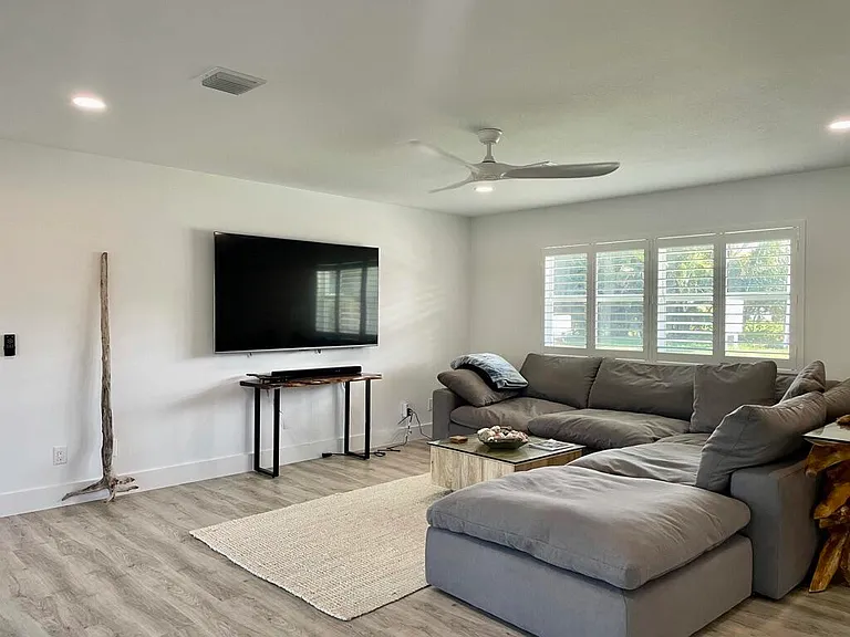 8585 SE Palm St — Photo 9