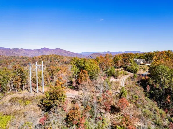 15 & 16 Olson Way, Whittier, NC 28789