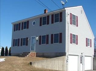 27 Cathedral Oaks Dr, Biddeford, ME 04005