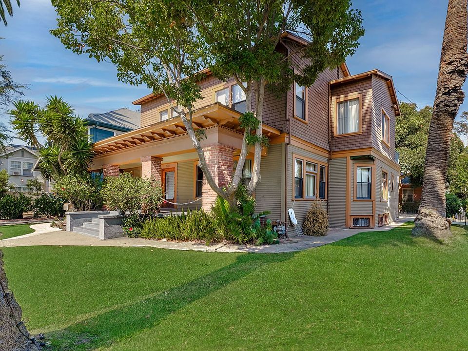 2nd image of 2832 Menlo Ave