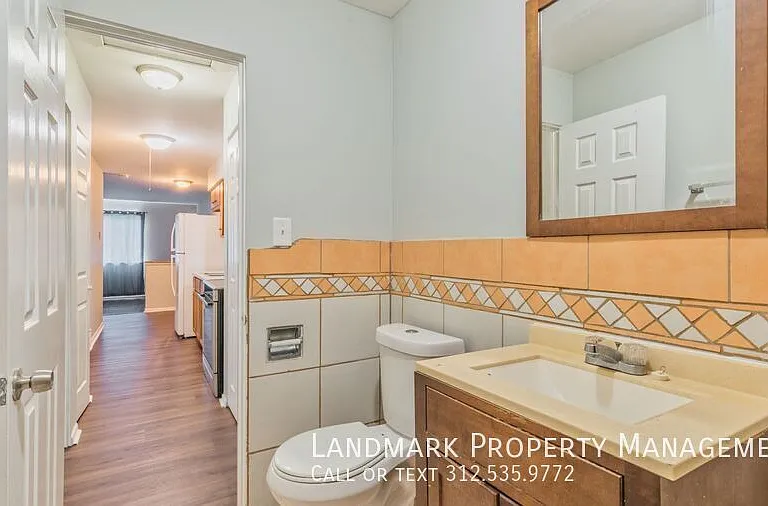 440 W Division St — Photo 15