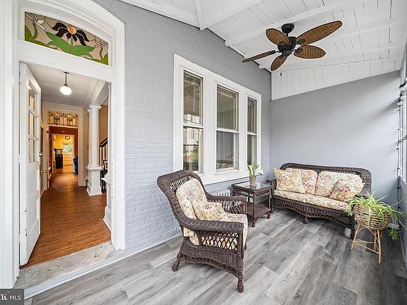 4th image of 209 Harry St