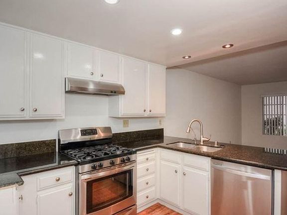 2nd image of 1015 Carmel Cir