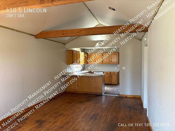 3rd image of 410 S Lincoln St
