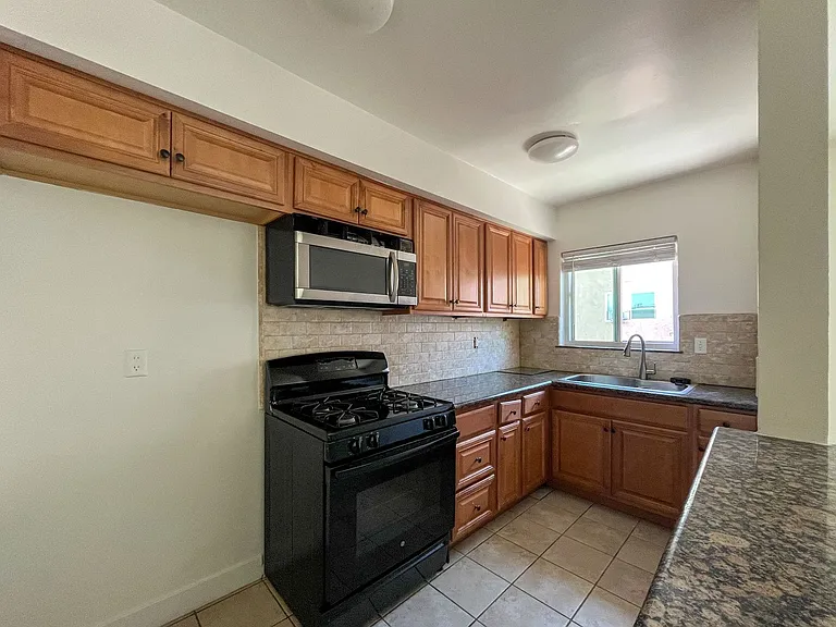 1034 Magnolia Ave — Photo 28