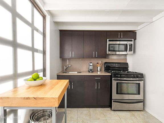3rd image of 250 Mercer St #1205