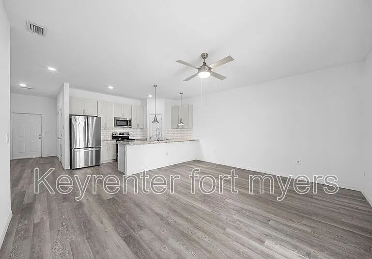 4716 29th St SW — Photo 15