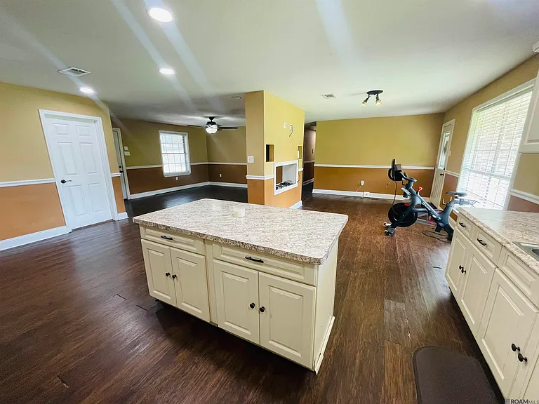 4036 Ridgemont Dr — Photo 28