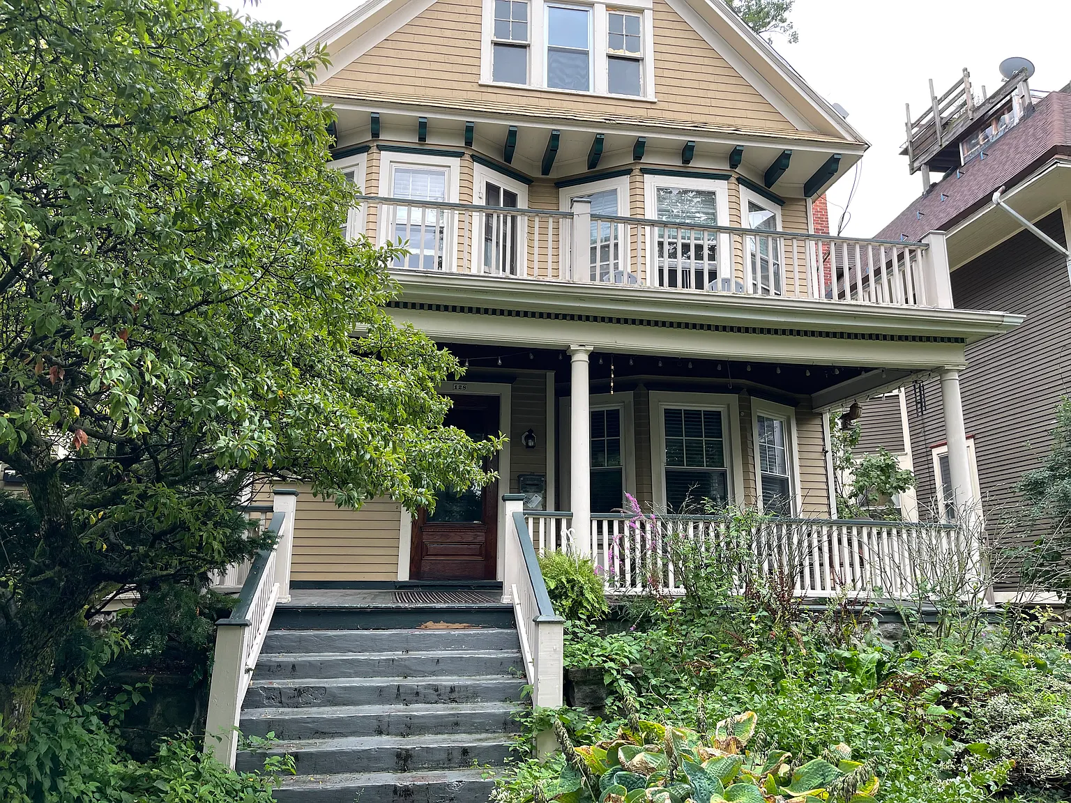 3 bed, 1450 sqft, $2,000 — Photo 1