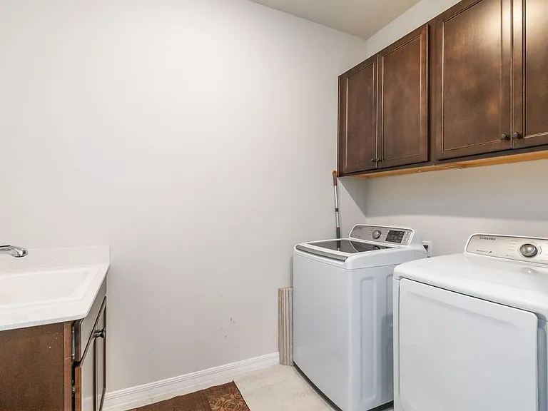 2710 Forestdale St — Photo 24