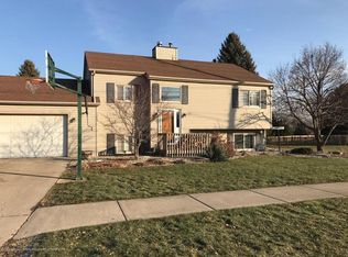 1205 S Swegles St, Saint Johns, MI 48879