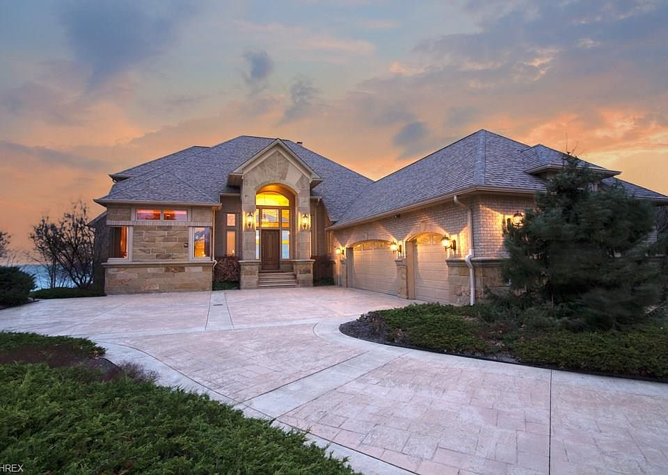 1st image of 130 Lakehurst Dr