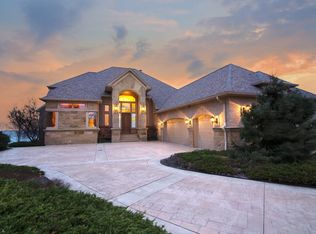 130 Lakehurst Dr, Bratenahl, OH 44108