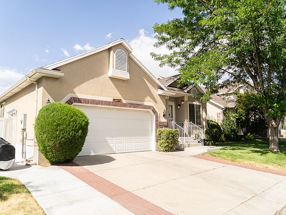 2nd image of 781 E Sunset Ponds Dr