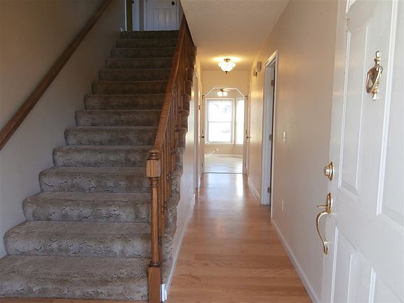 2nd image of 104 Edinburg Dr
