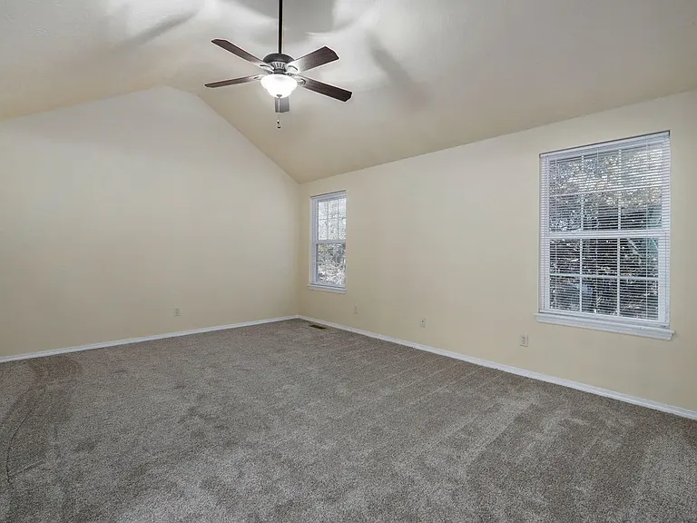813 E Daniels St — Photo 16