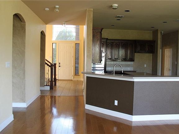 3rd image of 3452 Continental Dr