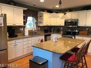 5th image of 242 Castle Dr