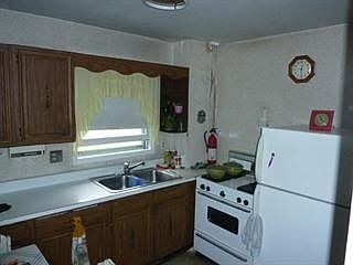 5th image of 26 Pine St