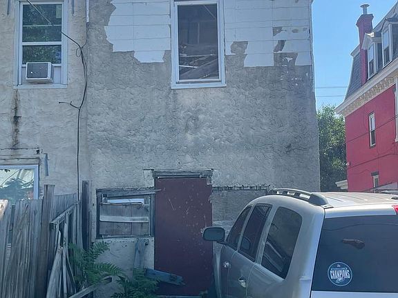 3rd image of 332 Kerlin St