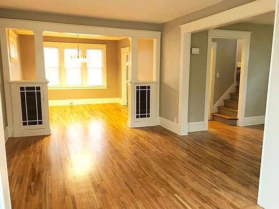 3rd image of 924 Carroll Ave