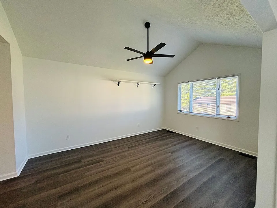 1443 Sandy Cir
