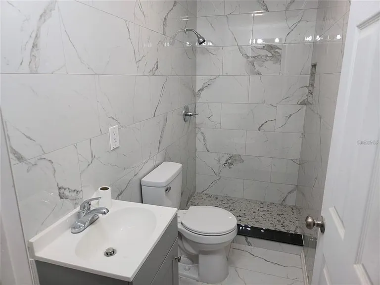 500 Evergreen Ave — Photo 2