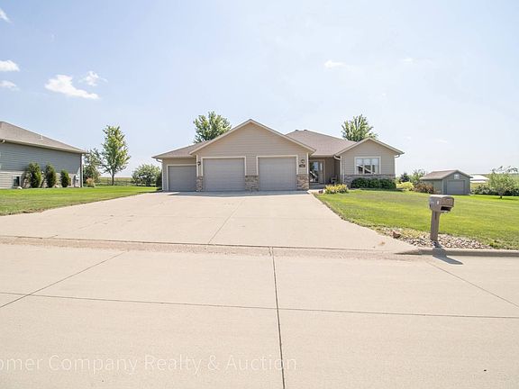 2nd image of 724 Riverview Dr