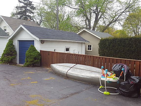 3rd image of 42 Rivera Ave
