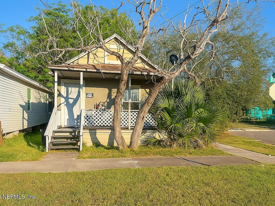 1st image of 803 BRIDIER Street