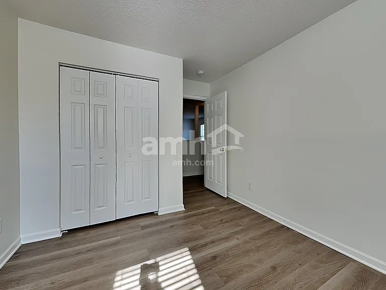37 Valleyfield Dr — Photo 16