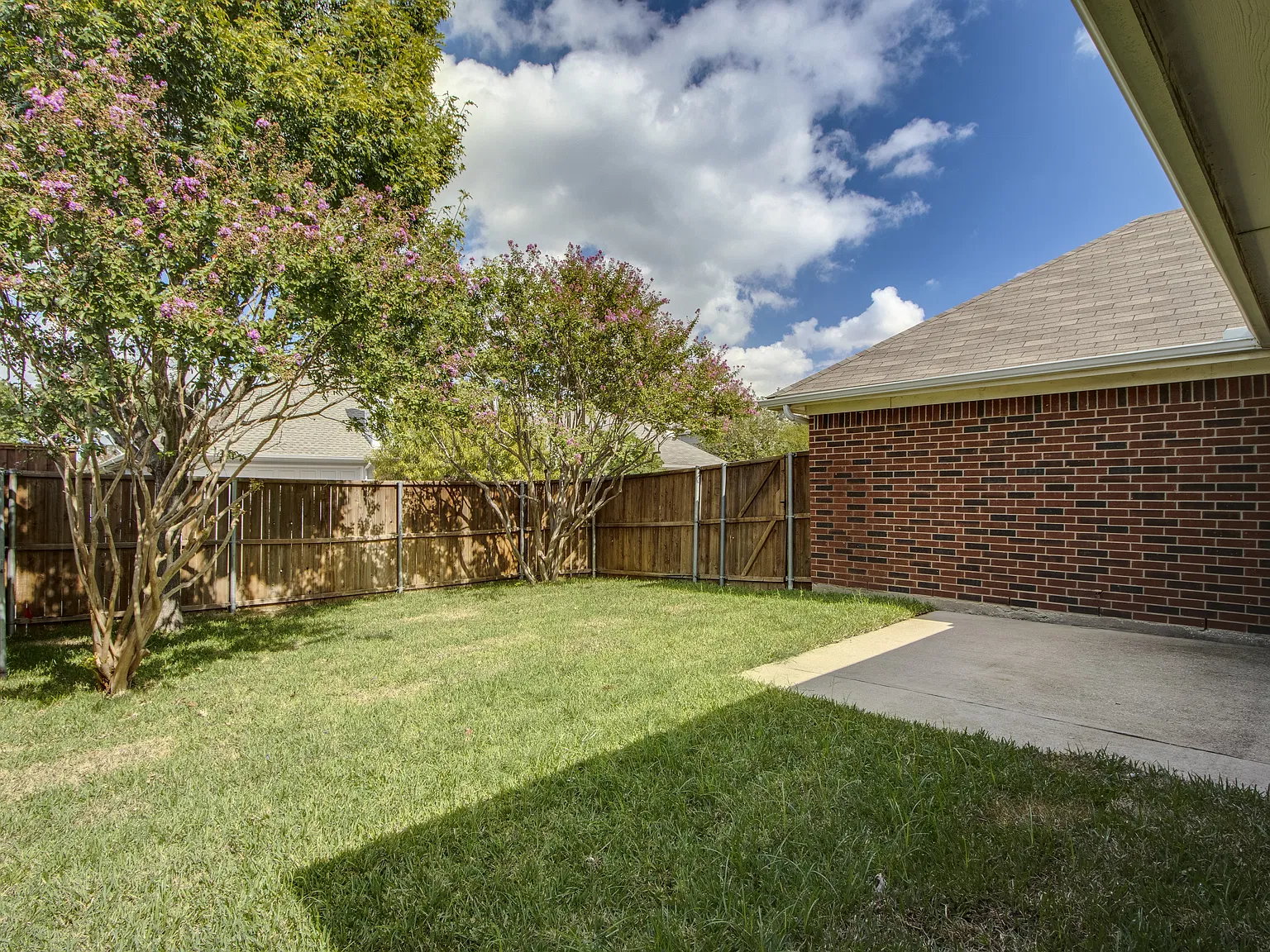 3 bed, 1831 sqft, $2,350 — Photo 2