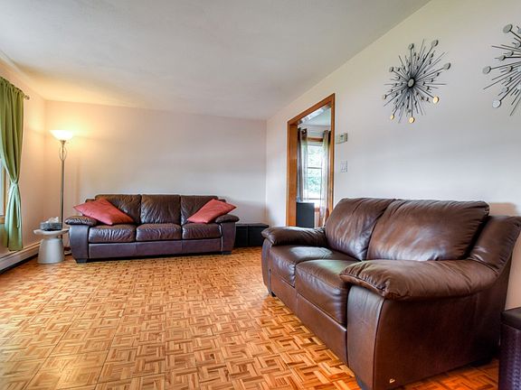 4th image of 39 Ledgeview Dr