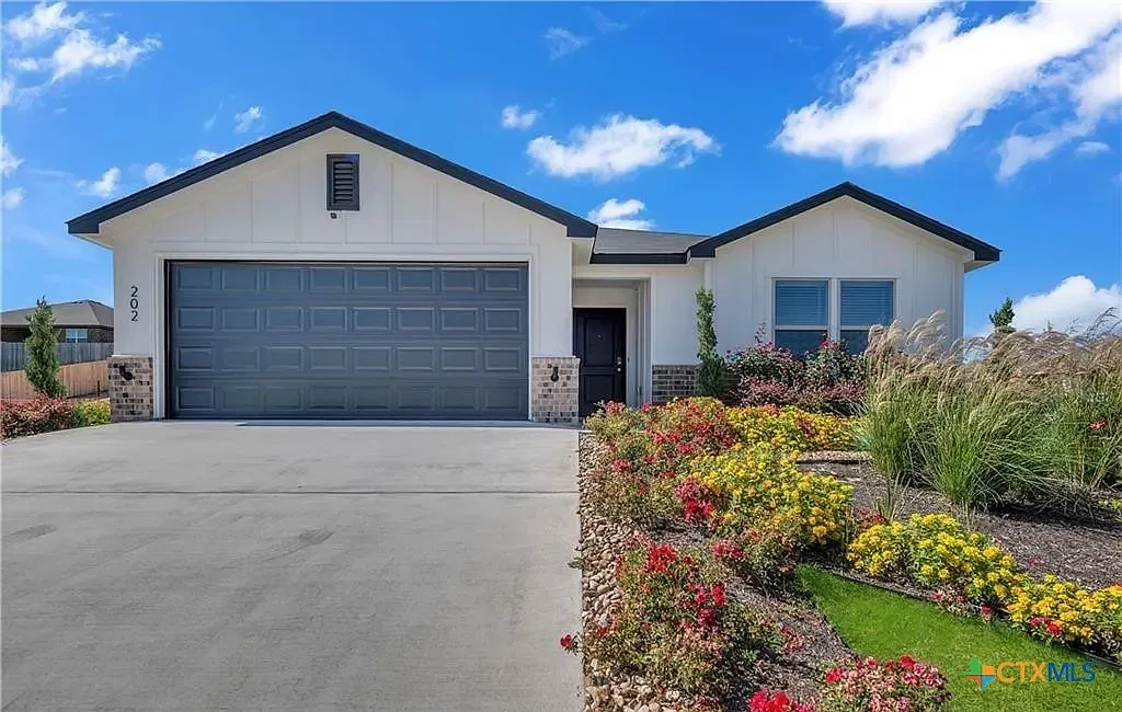 4 bed, 2117 sqft, $1,850 — Photo 1