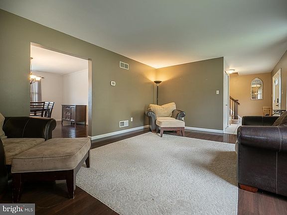 5th image of 311 Mountain Ave