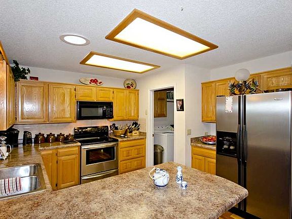 5th image of 51 Dunsford Dr