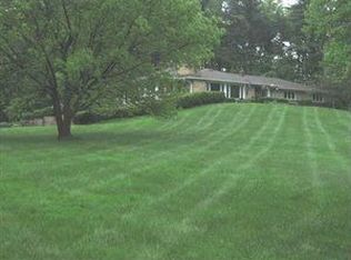 4 Pine Ter, Orchard Park, NY 14127