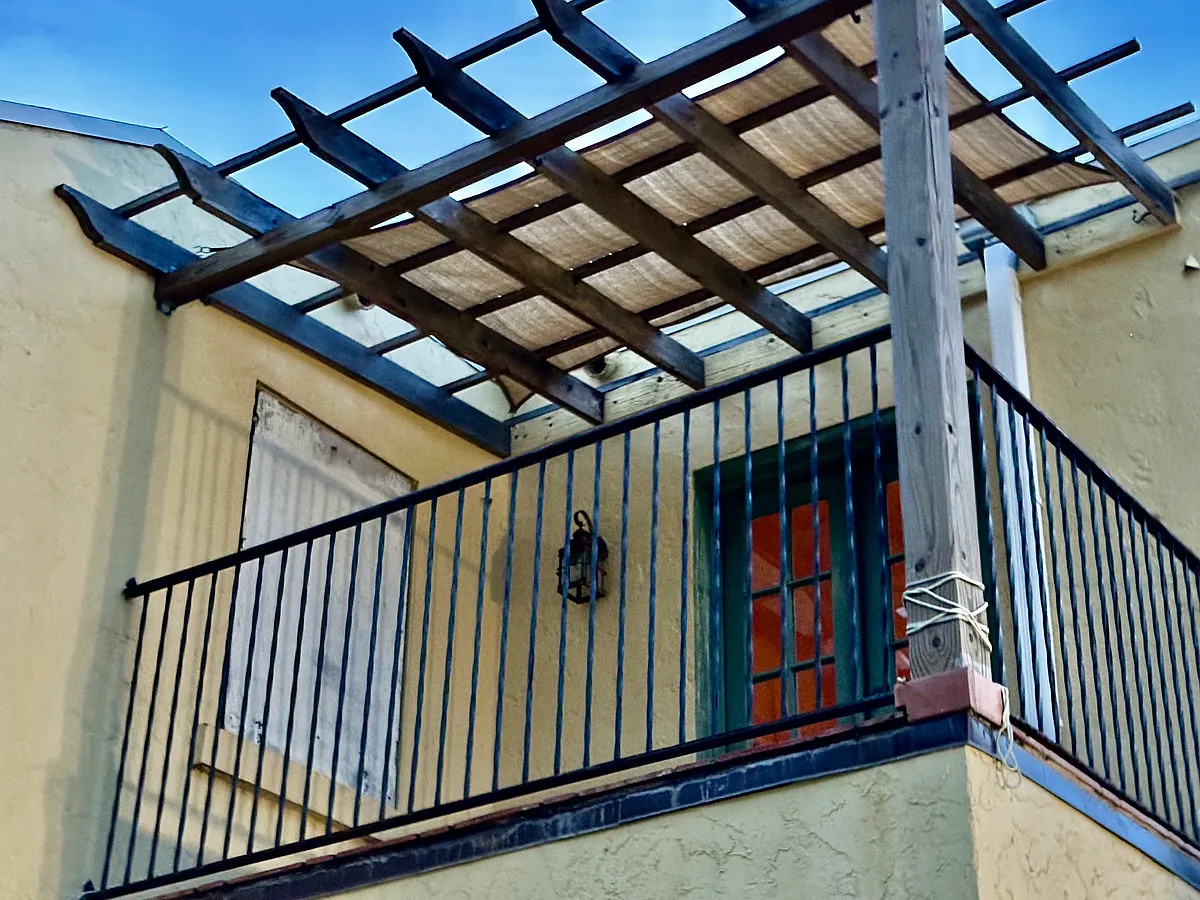Private rear balcony - 716 Sunset Rd