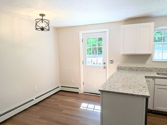 2nd image of 637 River Rd #B