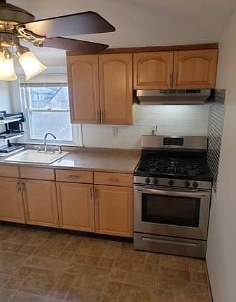 5th image of 11 Laurel Ave Floor 2